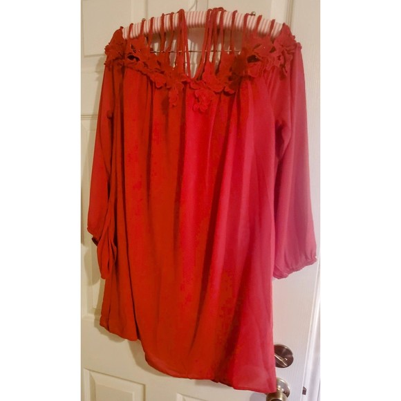 Entro Red Blouse with exposed shoulders straps Medium size - Picture 3 of 6